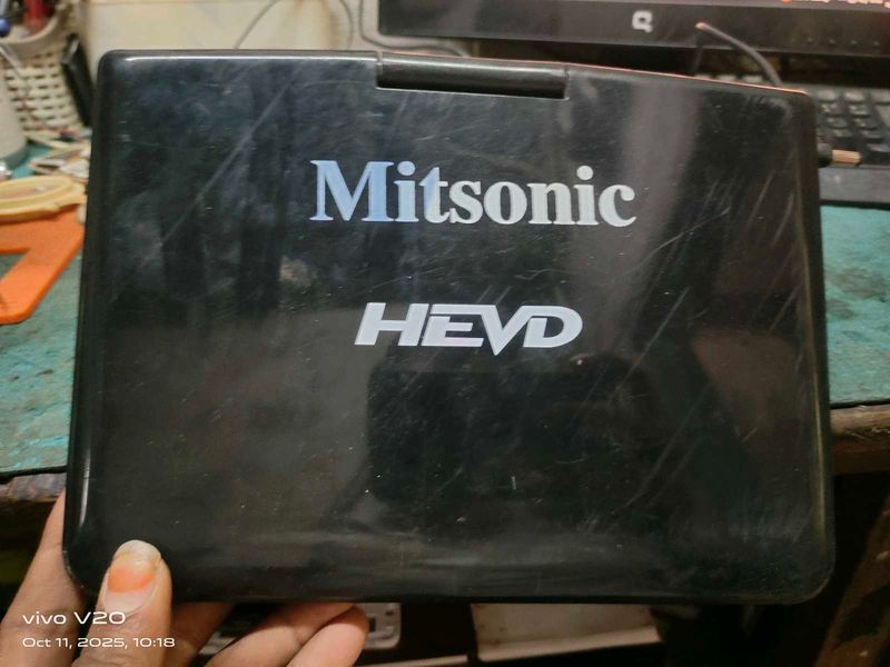 Mitsonic HEVD Portable DVD Player