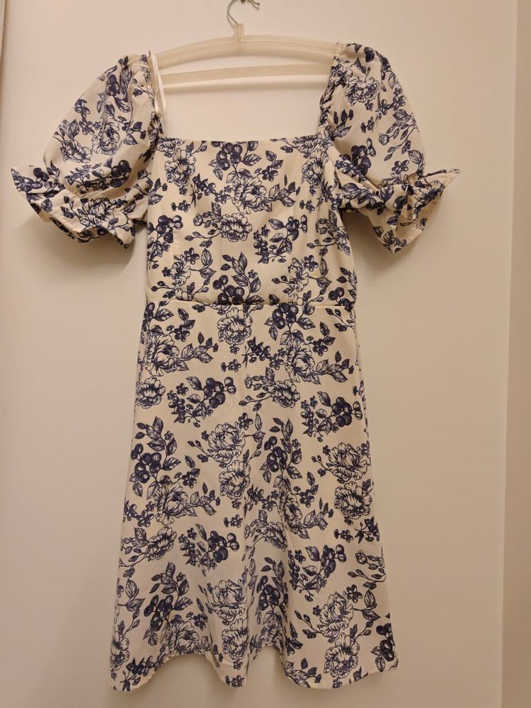 Kazo Blue Printed Mini Dress With Puff Sleeves