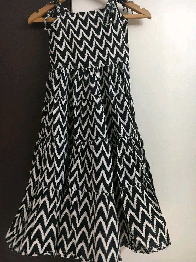 Cute Black &amp; White Dress