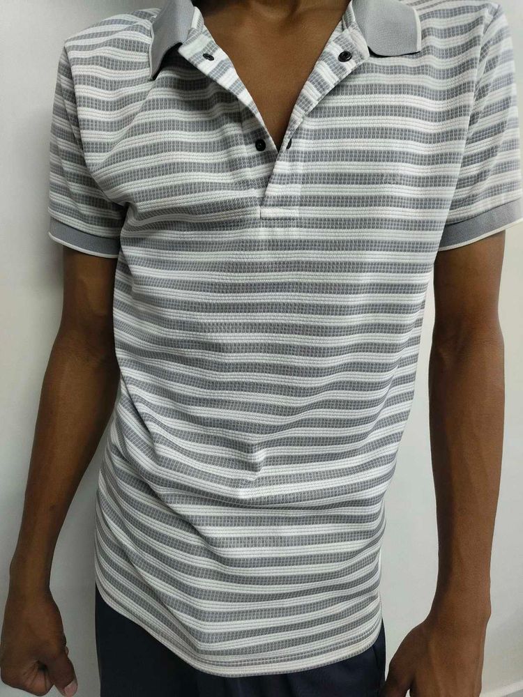 H&amp;M T-shirt