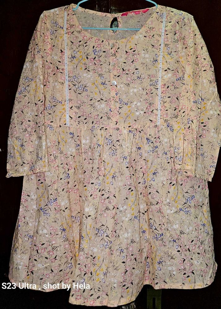 A classy elegant Floral Print Top