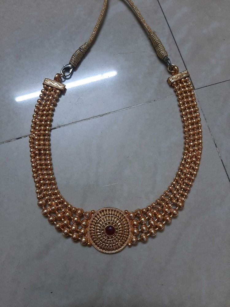 Temple Choker Set