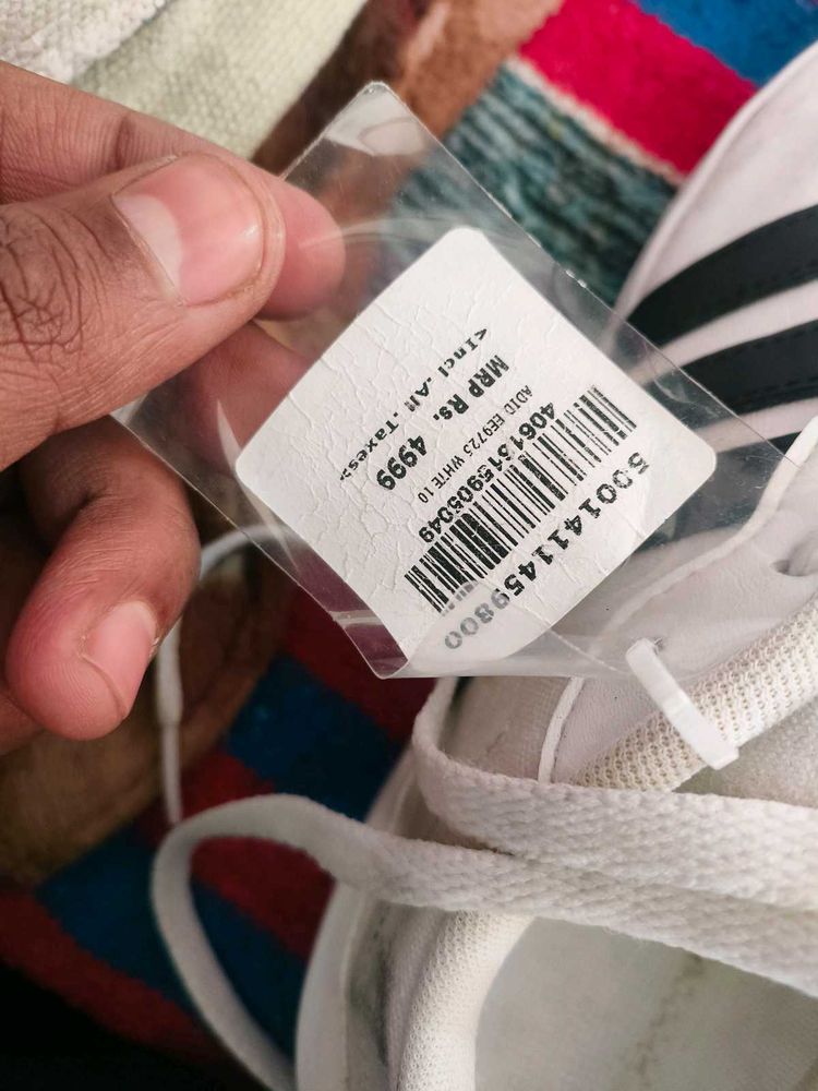 Adidas EE9723 White Sneakers