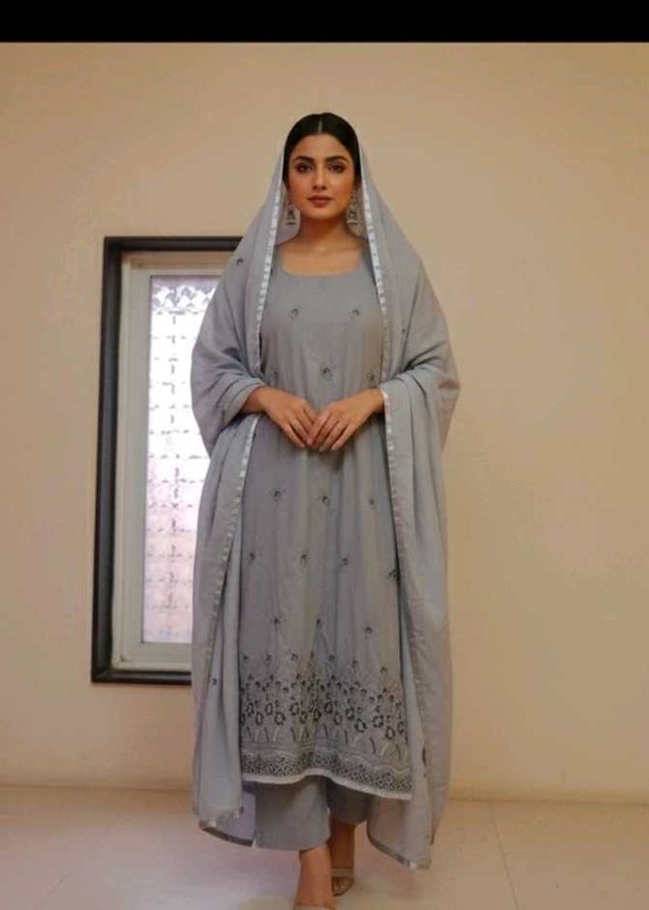 Elegant Grey Embroidered 3pc XL suit