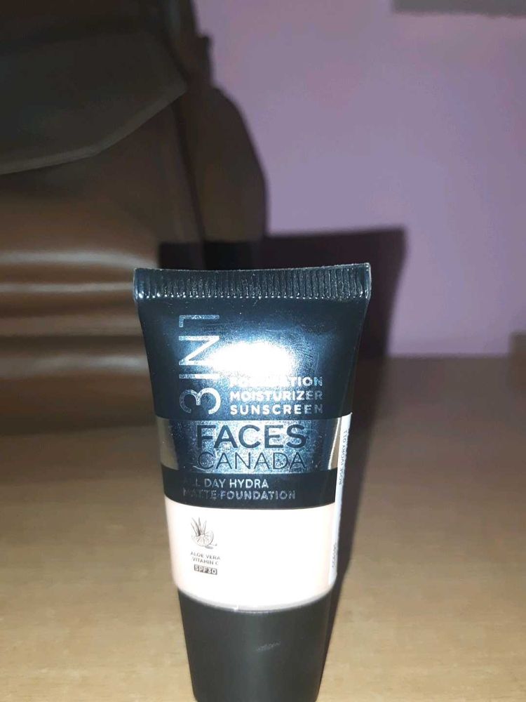 Faces Canada 3in1 Foundation
