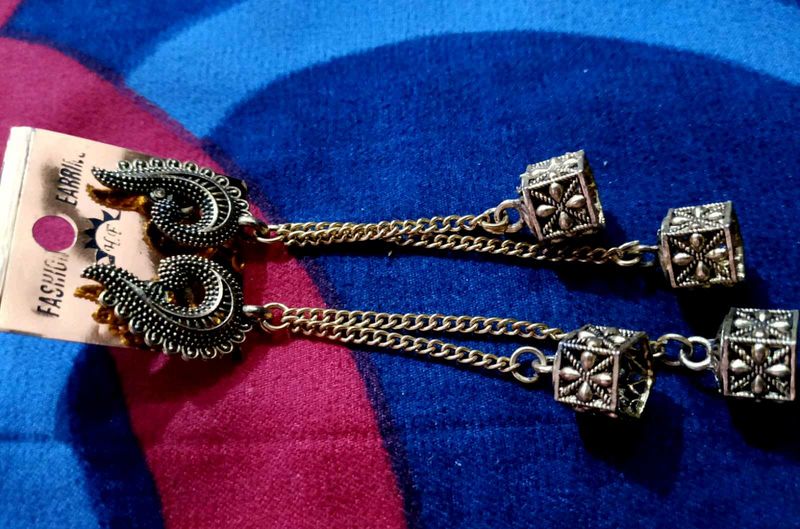 Dangle Cube Earrings