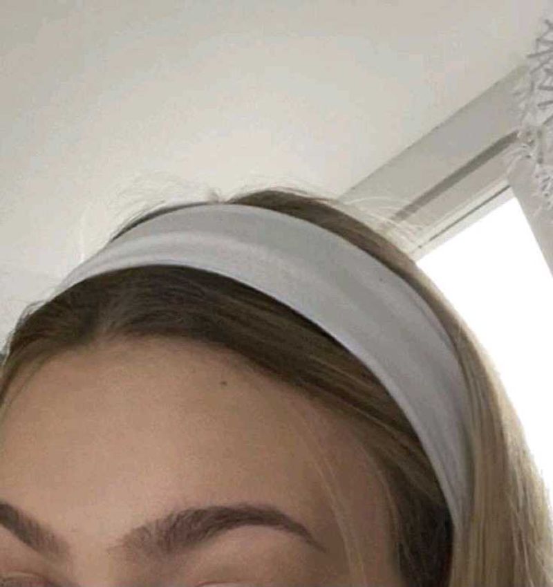 Headband.