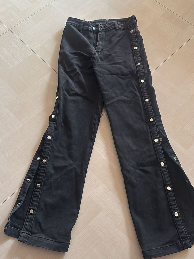 Button Detail Black Denim Jeans