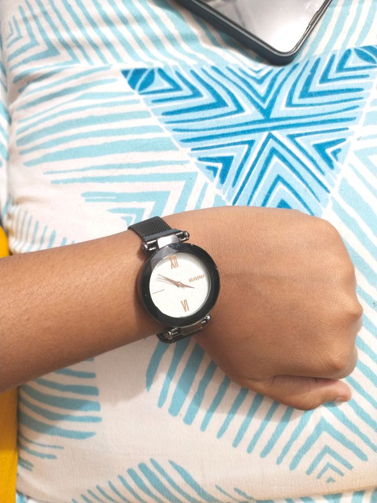 Women Black Wrist Watch