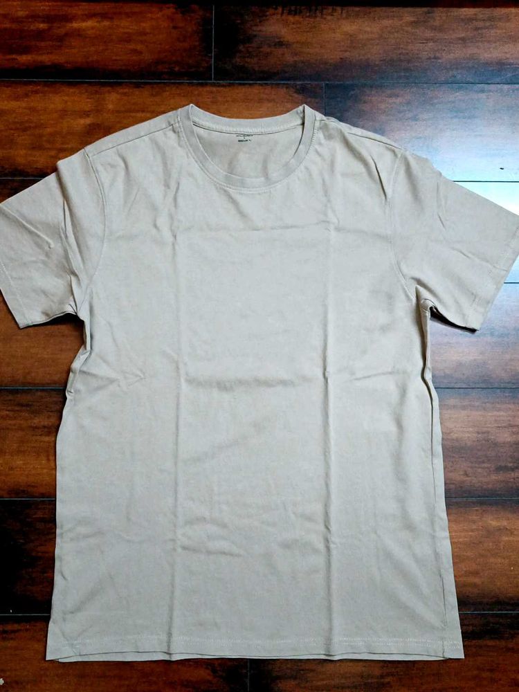 Beige tshirt