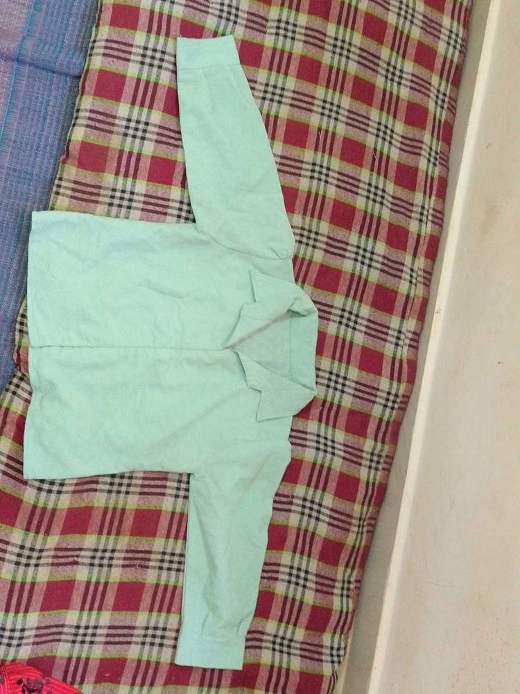 WoMen&#39;s Casual Shirt - Light Green