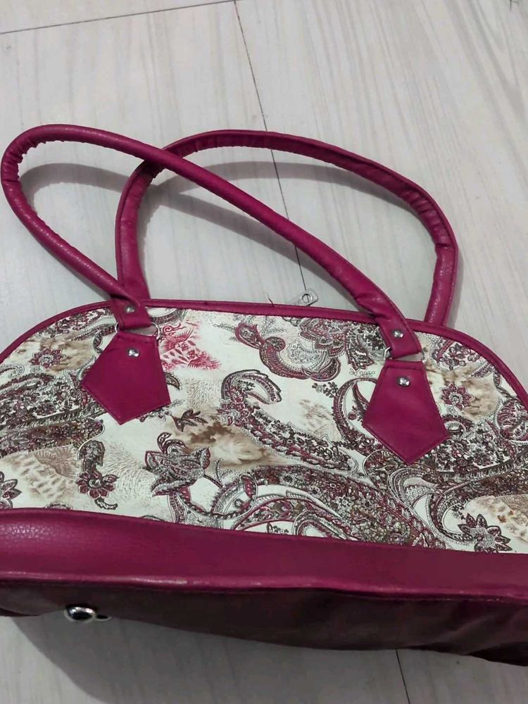 Ladies Purse With Good Capacity