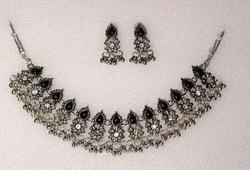 Necklace &amp; Earring Set