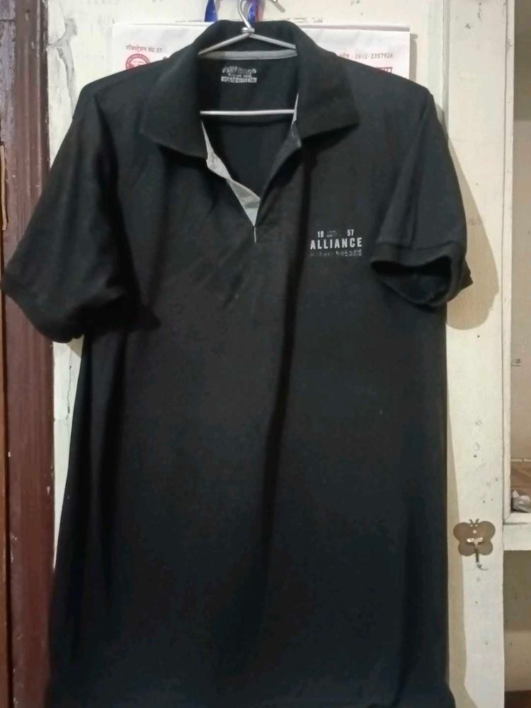 Black coller T-Shirt