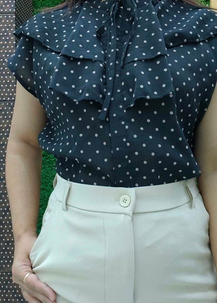 Beautiful Polka Reffel Top/Shirt
