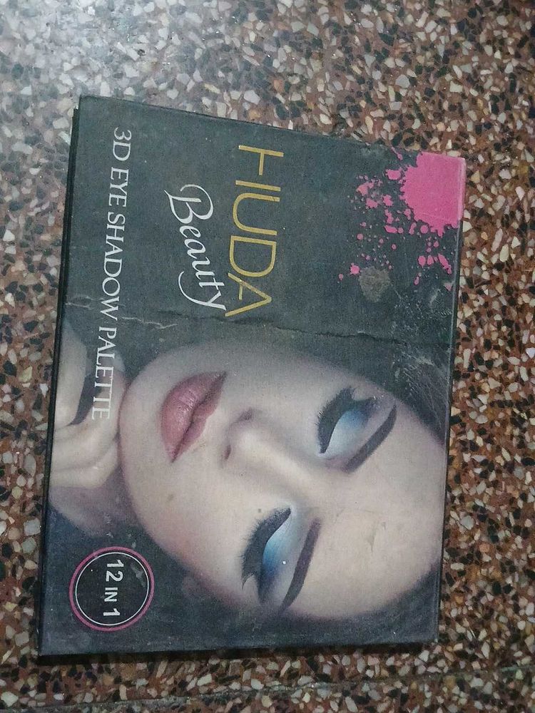 Huda Beauty 3D Eyeshadow Palette