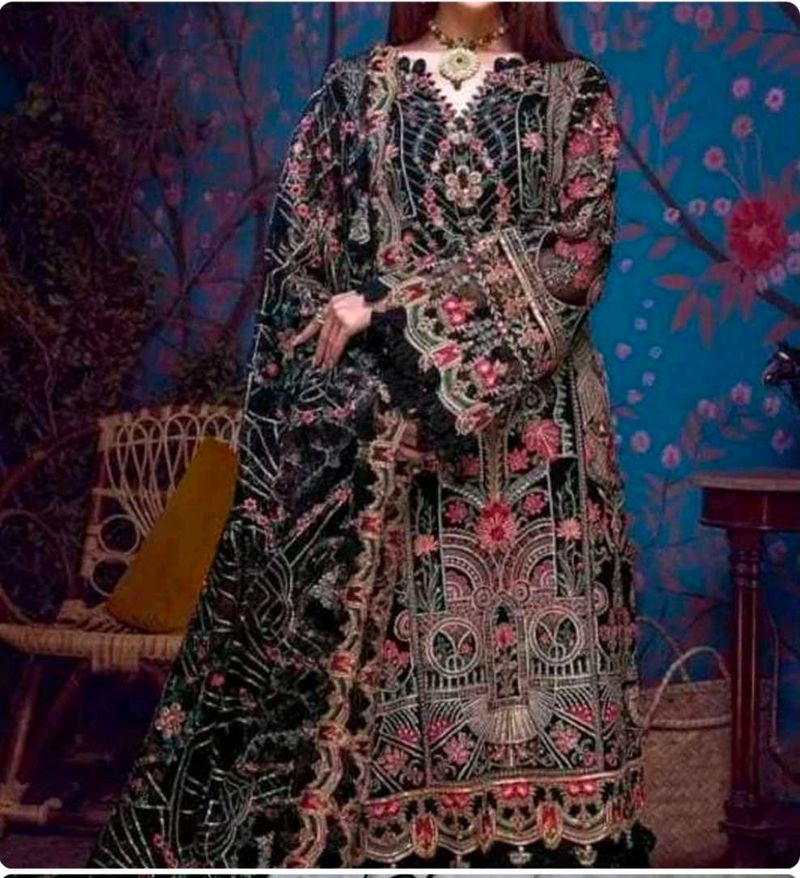 Black Bold Pakistani Heavy Suit