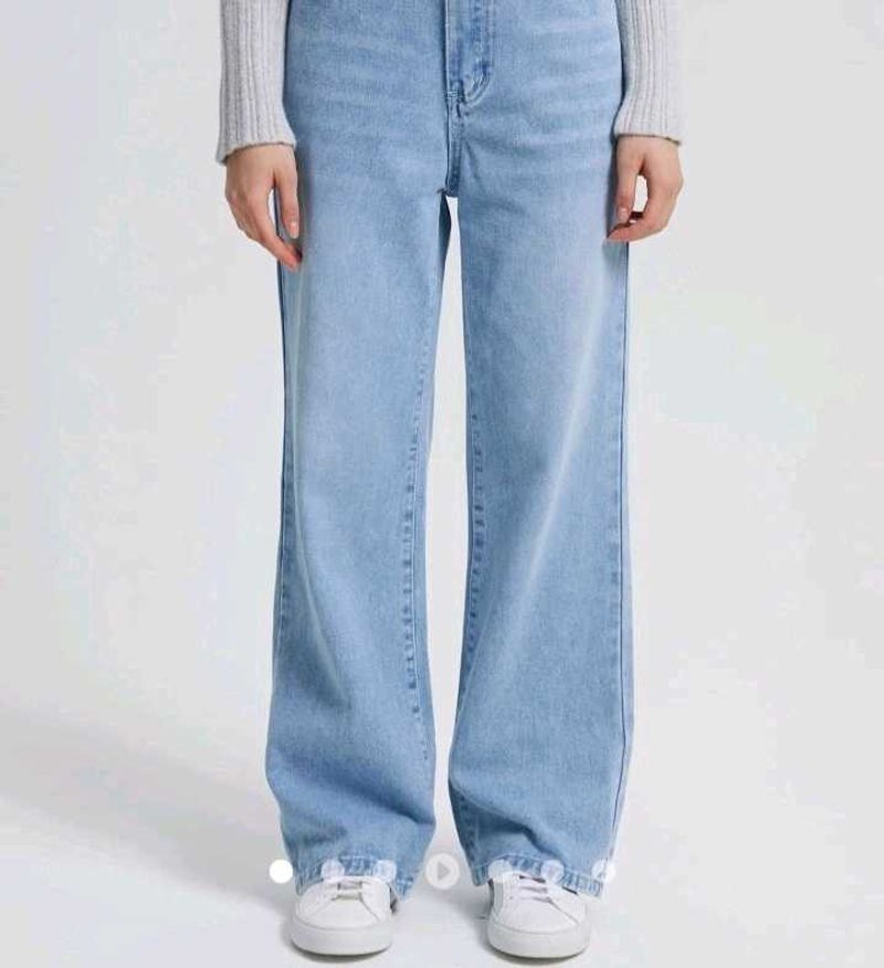Light Wash Wide Leg Jean