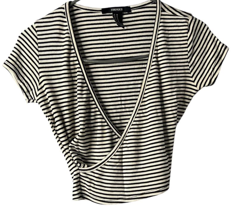 Forever 21 Striped Wrap Top Size M