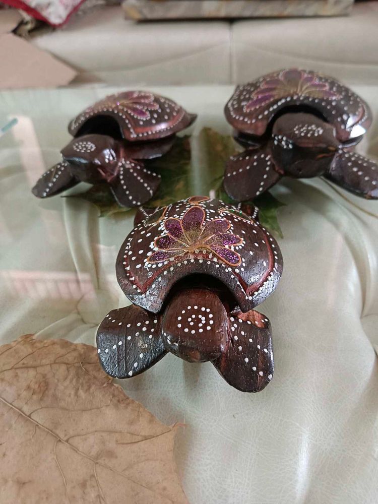 Tortoise family showpiece For Centre Table