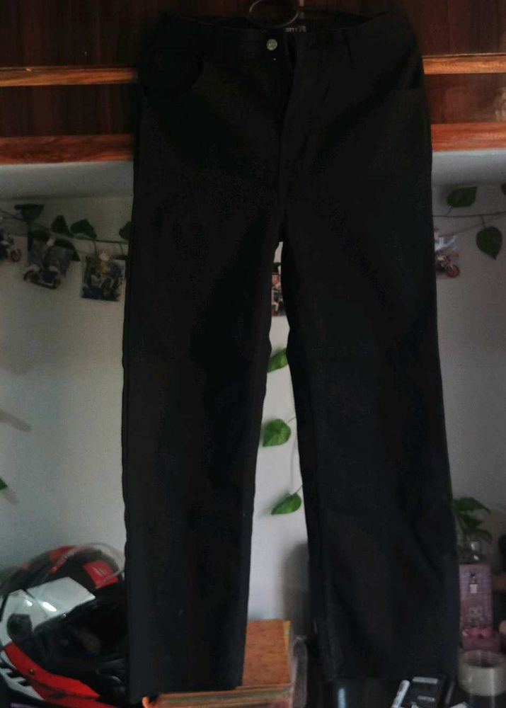 Women Black Regular Fit Pants