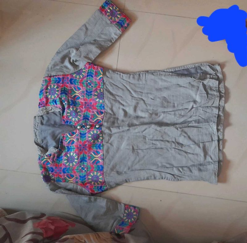 Embroidered Detail Grey Tunic