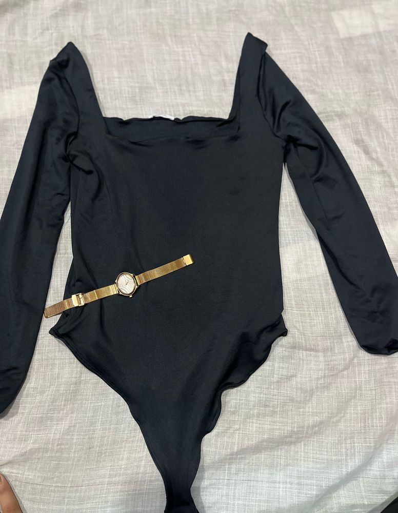 🚨Square Neck Bodysuit ! Size S