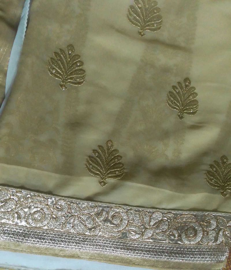Saree (White, Beige)