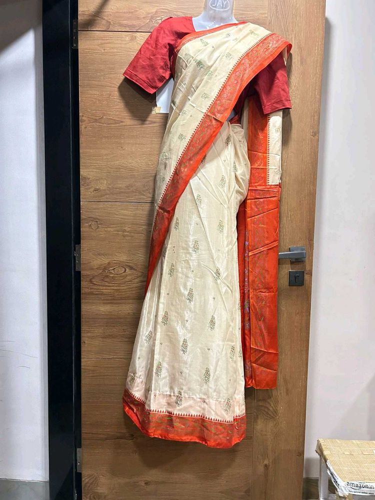 Elegant Cream &amp; Red Handloom Saree with blouse
