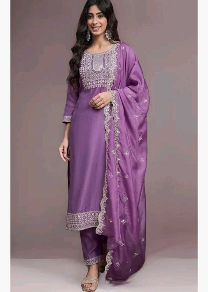 ♥️Brand New Silk Embroidered kurta &amp; pant set♥