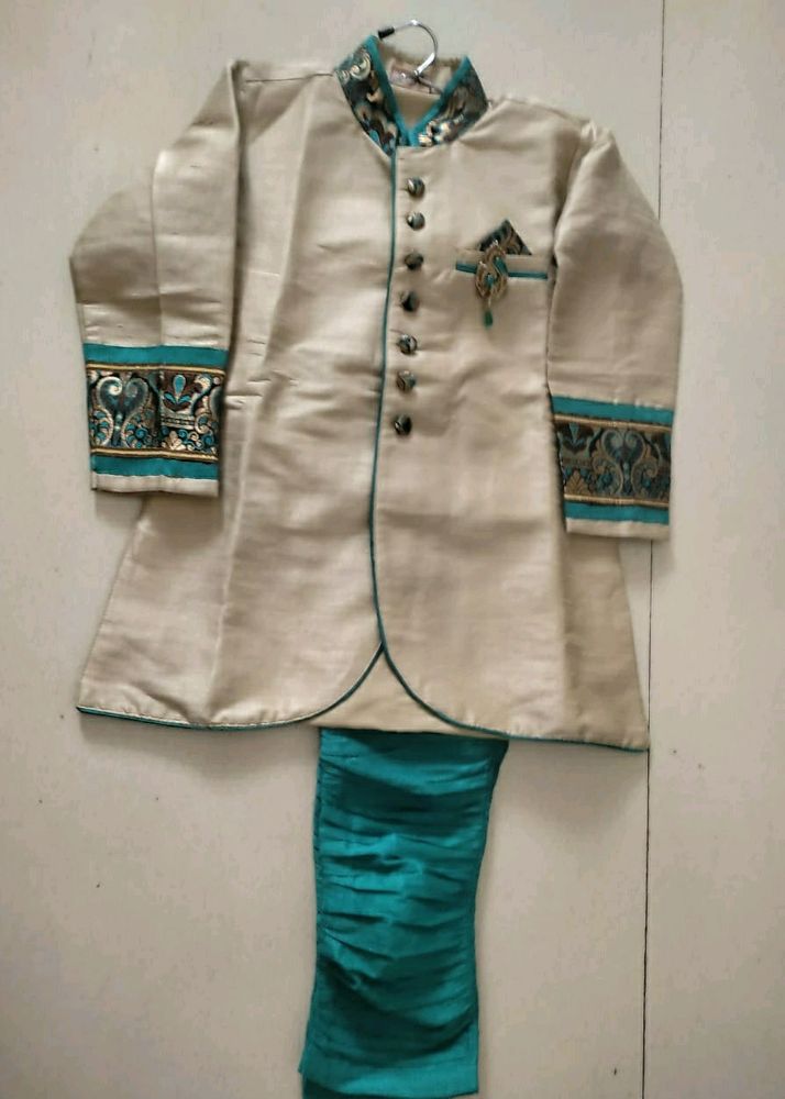 Boys&#39; Sherwani Set
