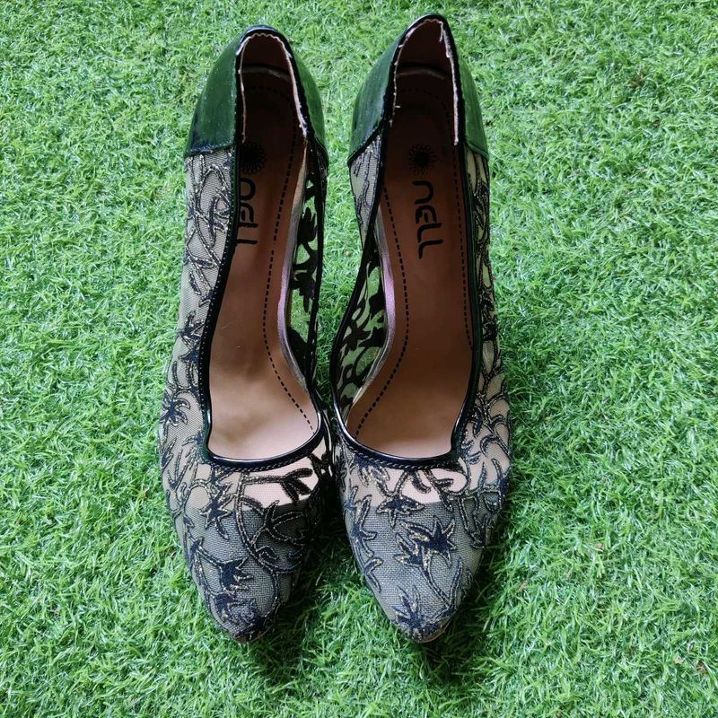 Beautiful Lace And Glitter Black Heels