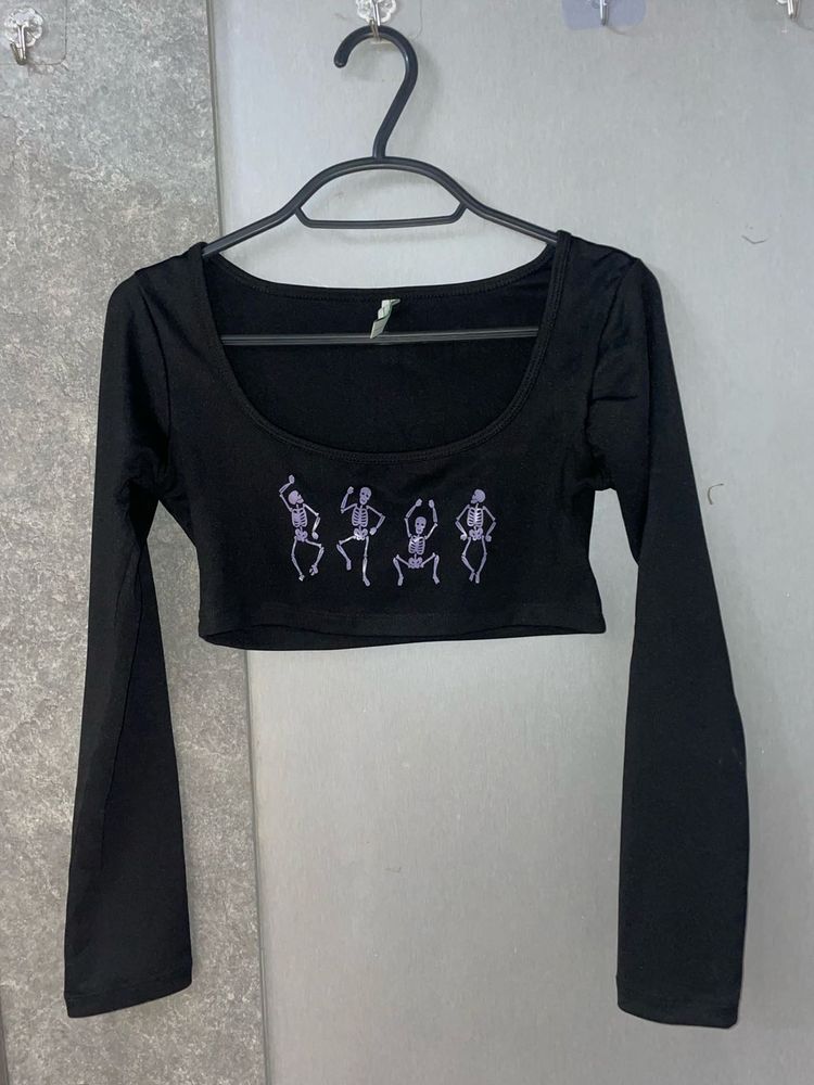 NEWME Skeleton Graphic Long Sleeve Crop Top