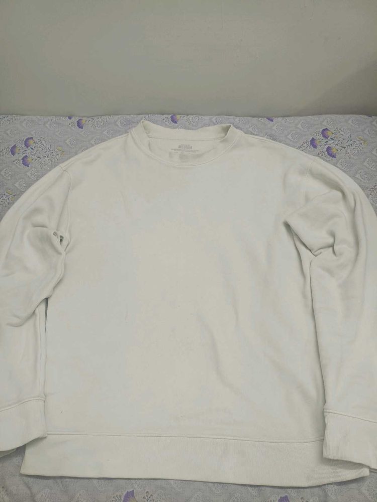 Simple White Sweatshirt