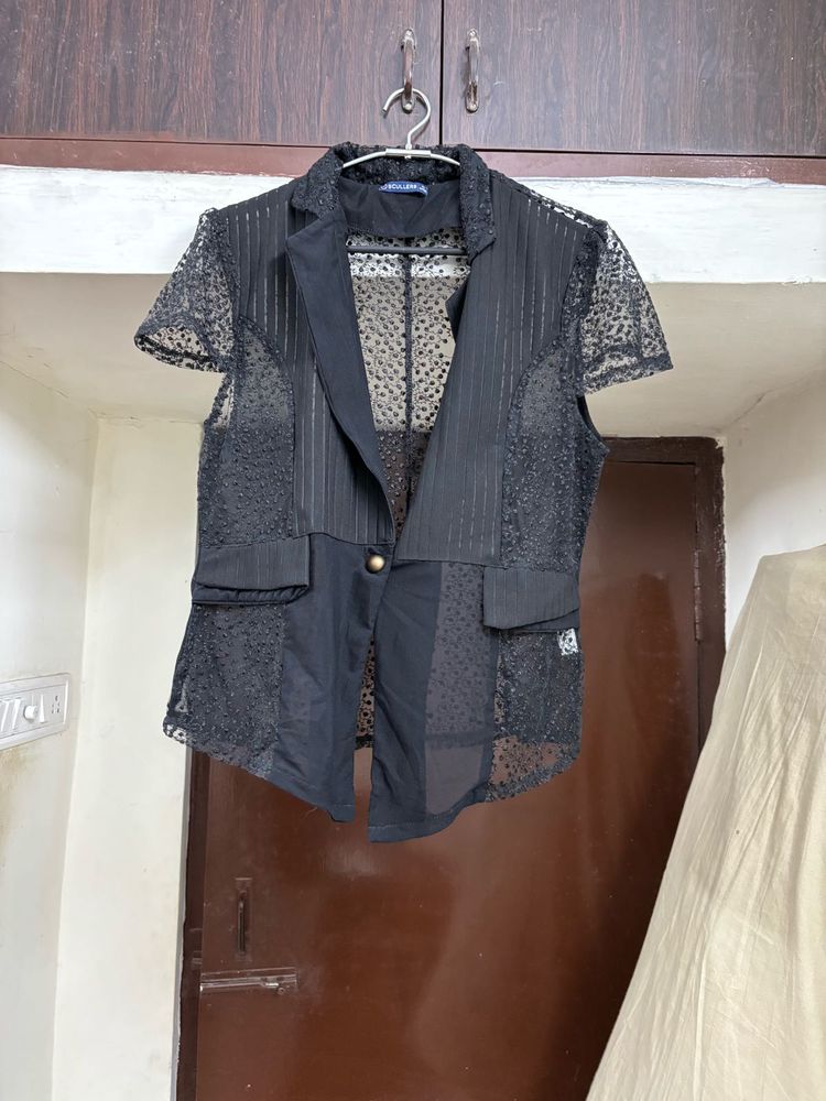 “Scullers” Pretty Weightless Blazer