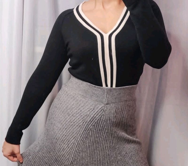 Black and White V-Neck Winter Top