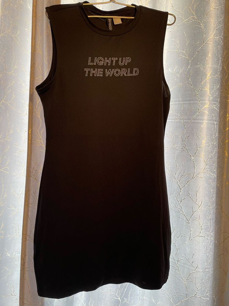 Black Sleeveless Dress Size L