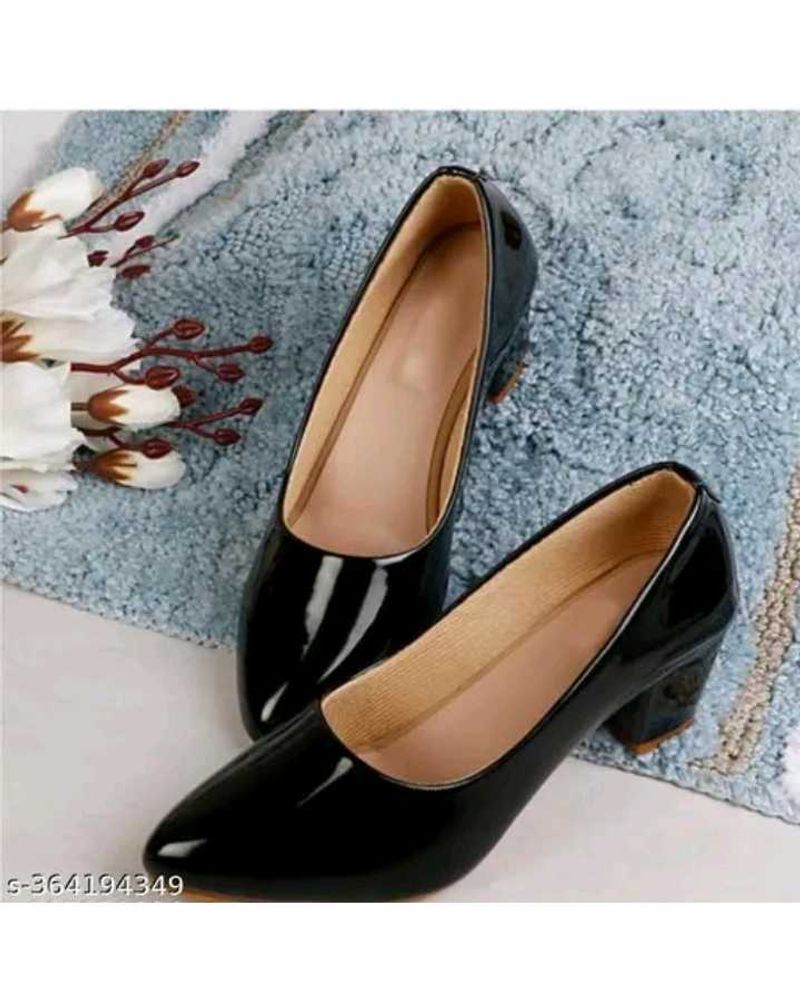 Black Pumps With Synthetic Leather