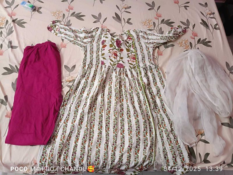 Elegant Floral Kurta Set