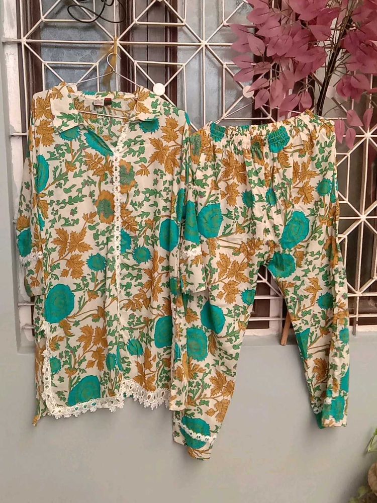 Women Kurta Set Cord Se