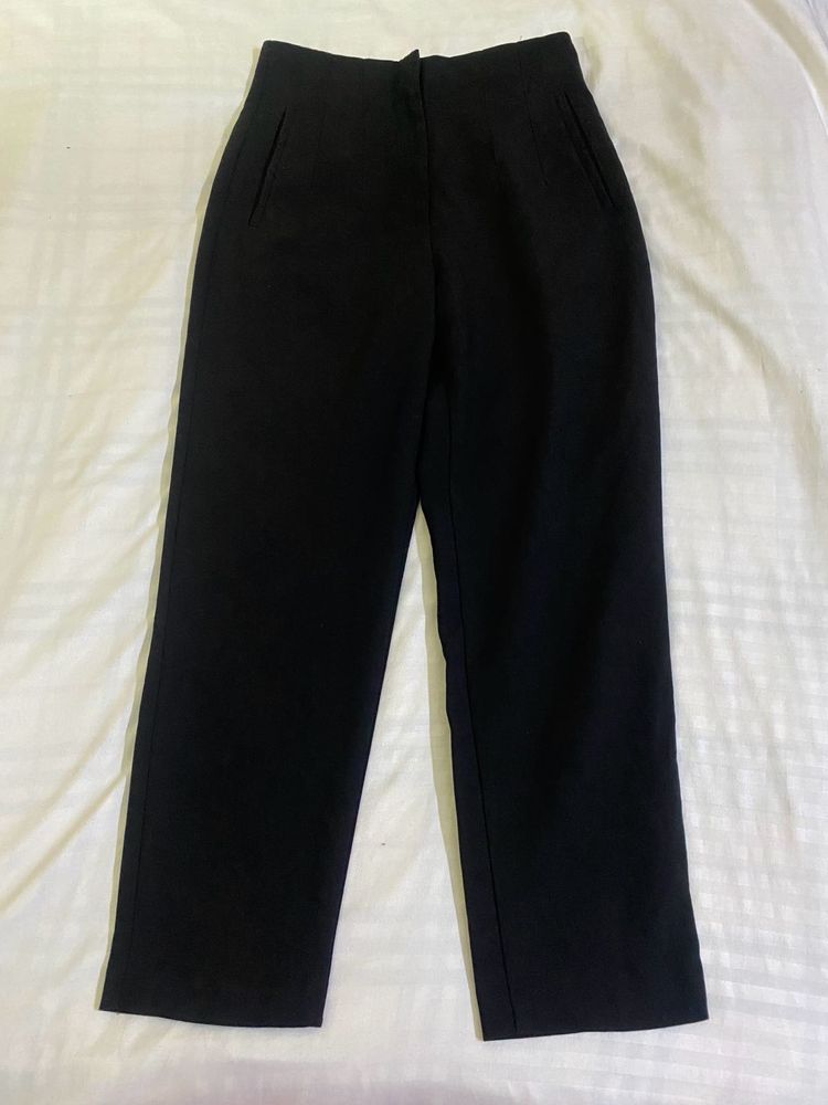 Zara High rise Black Momfit Pant Waist 30