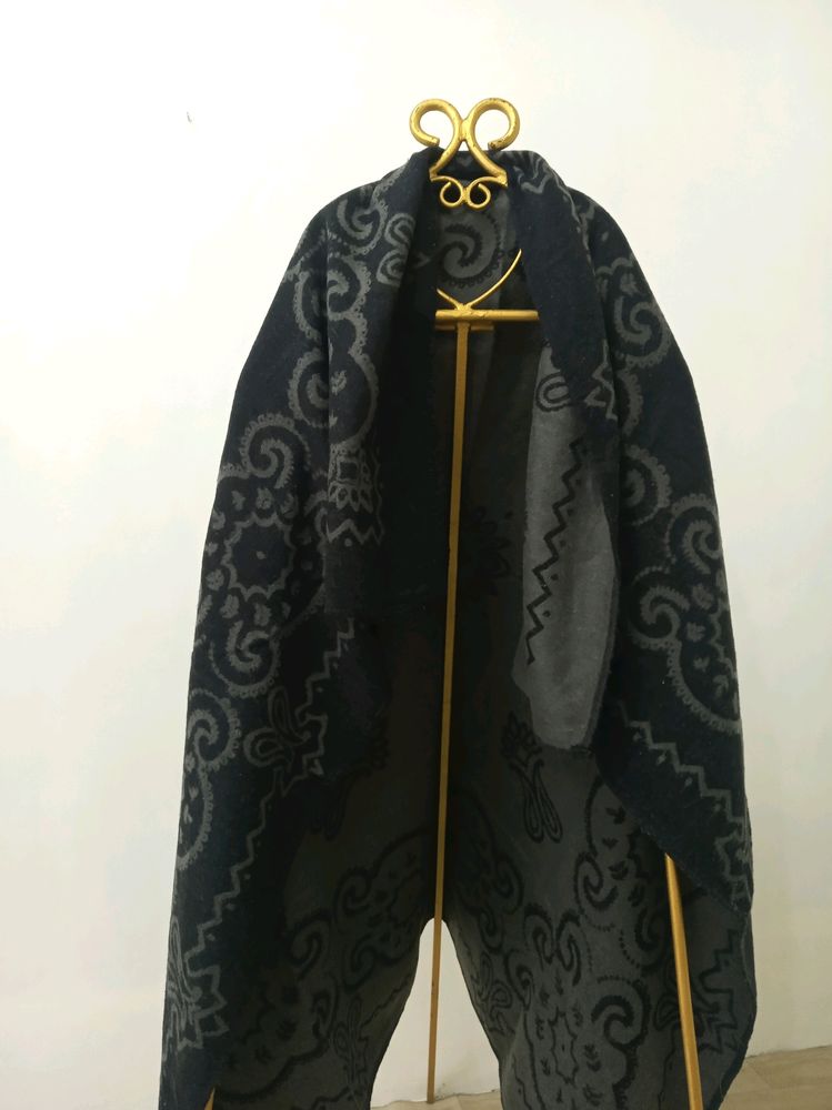 Woolen Reversible Square Shawl