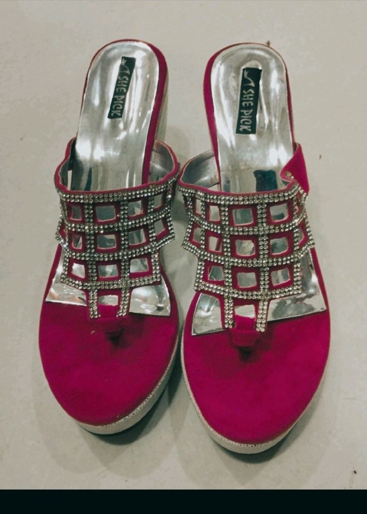 Diamond Work Velvet Wedges It&#39;s Totally New