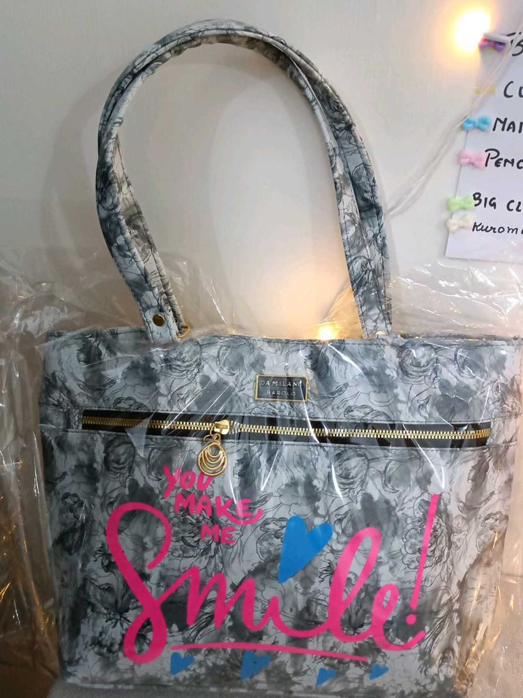 Stylish 'Smile' Tote Bag