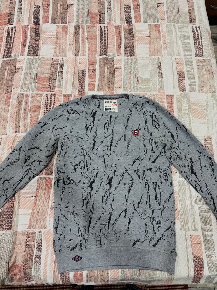 Stylish Grey Patterned Sweater