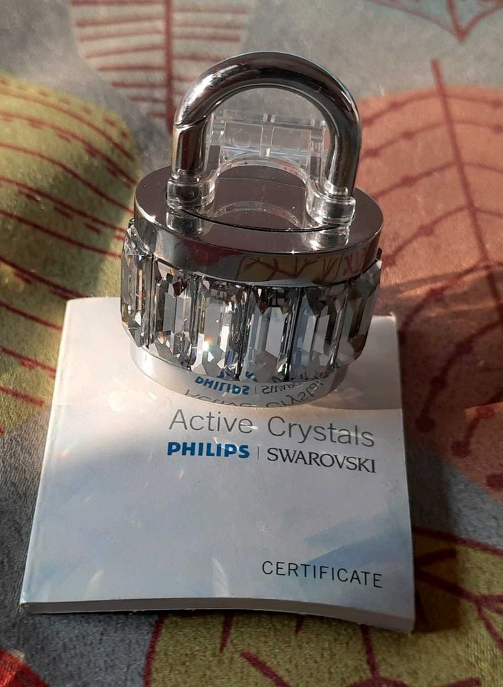 NEW Swarovski Lock In USB Memory
