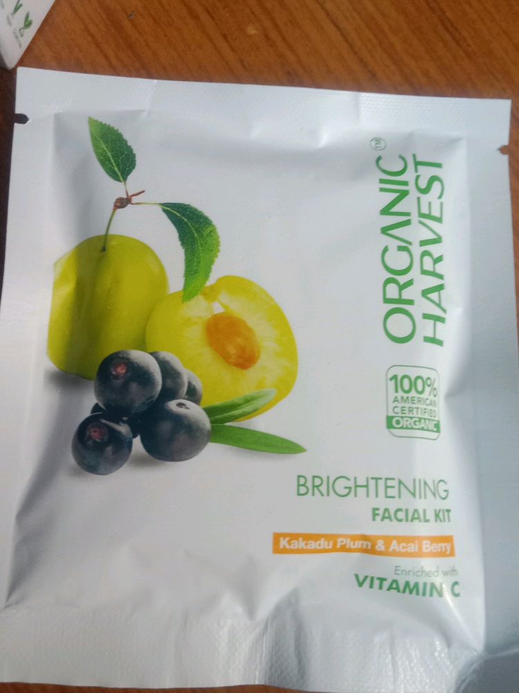Organic Harvest Vitamin C Facial Kit