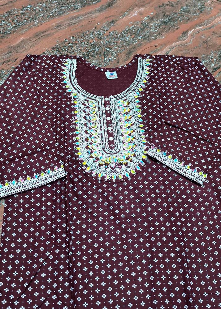 Maroon Embroidered Kurti Size Xl