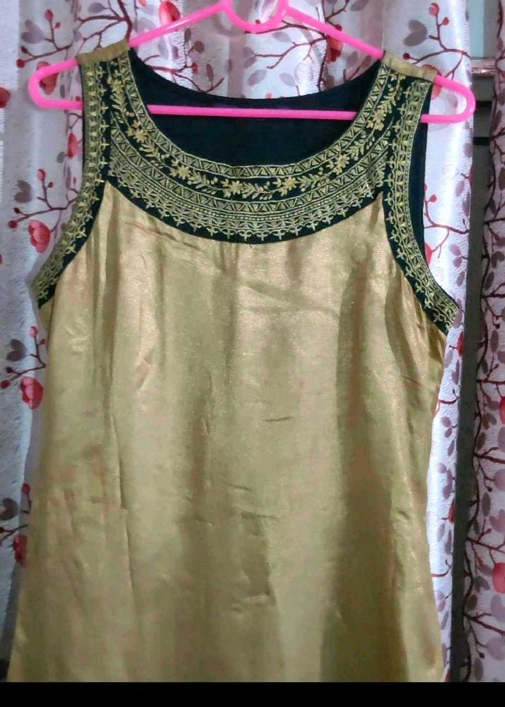 Beautiful Kurti With Tussles