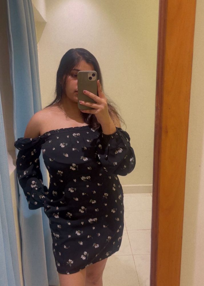 Floral Off-Shoulder Mini Dress- with pockets